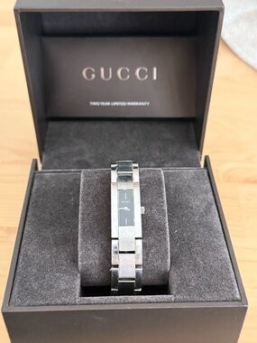 Gucci Black Watch in original Box